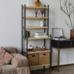 Стеллаж деревянный в гостиную